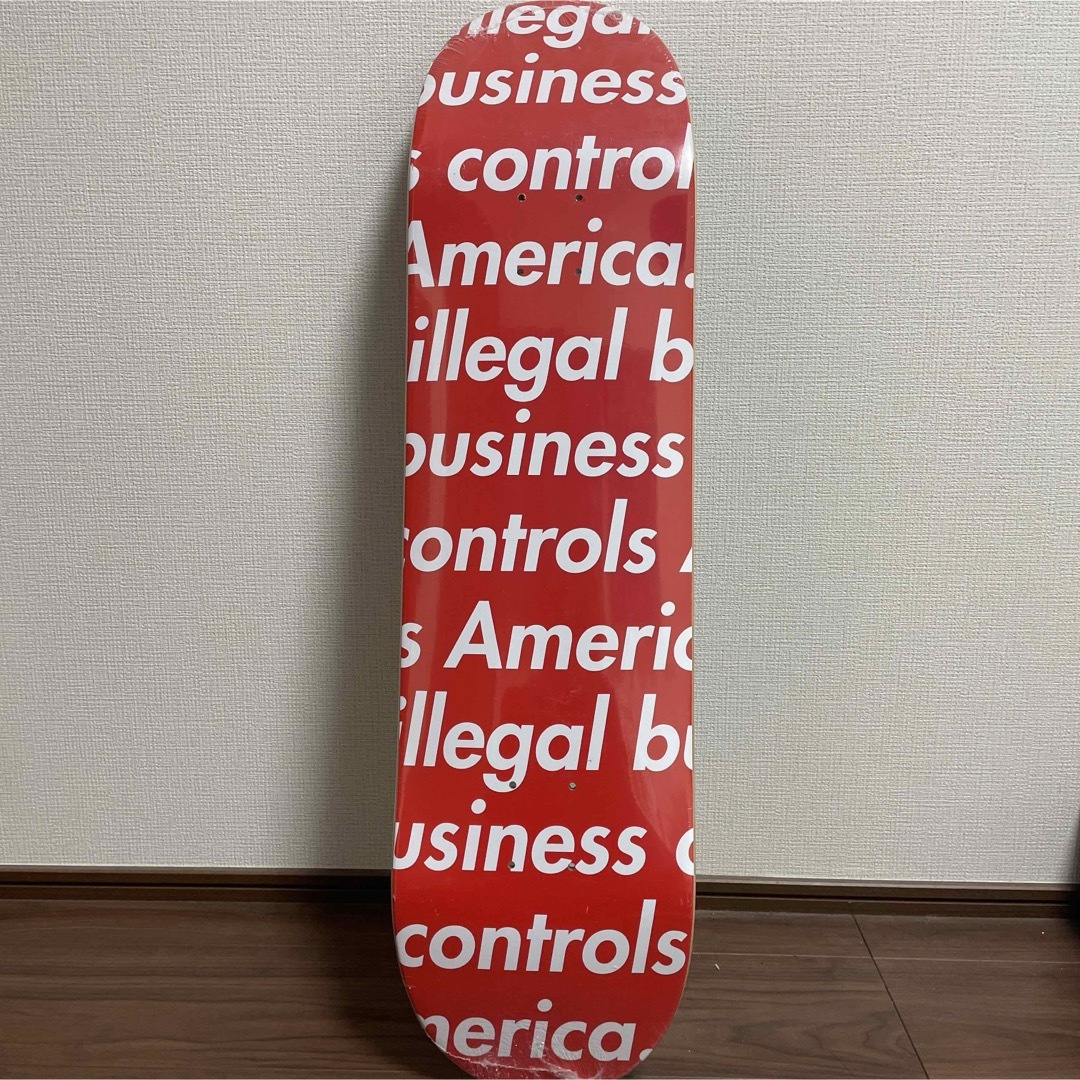 Supreme(シュプリーム)のSupreme Illegal Business Skateboard 赤 スポーツ/アウトドアのスポーツ/アウトドア その他(スケートボード)の商品写真