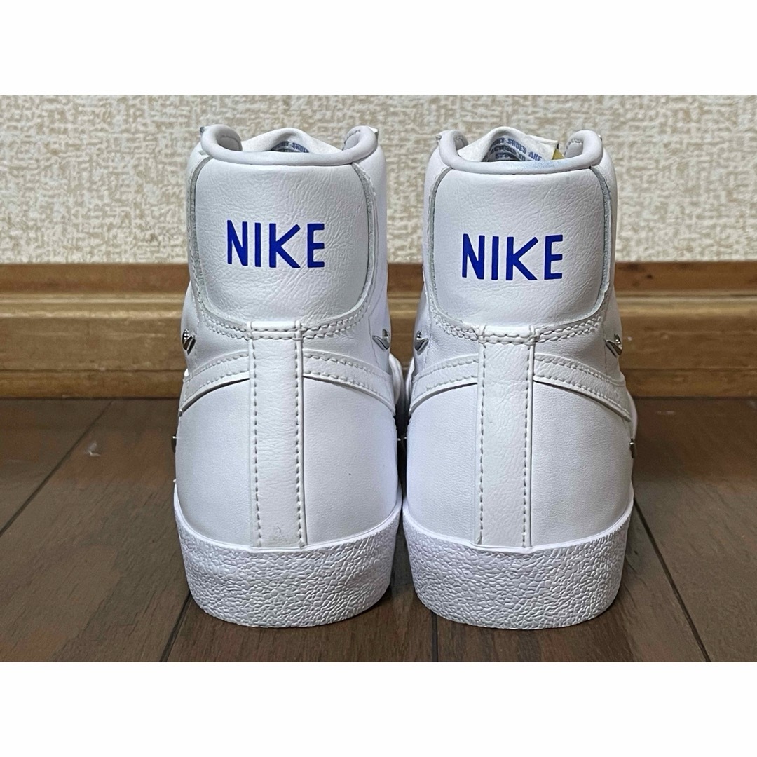 NIKE(ナイキ)のNIKE WMNS BLAZER MID 77 SE 25.0cm レディースの靴/シューズ(スニーカー)の商品写真