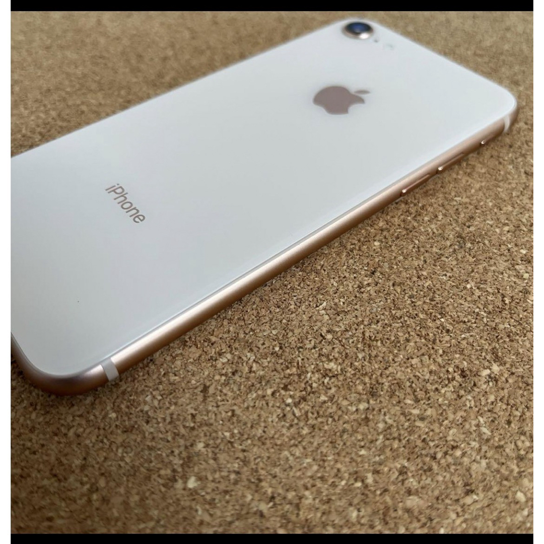 iPhone(アイフォーン)の美品 iPhone8 64GB SIMフリー スマホ/家電/カメラのスマートフォン/携帯電話(スマートフォン本体)の商品写真