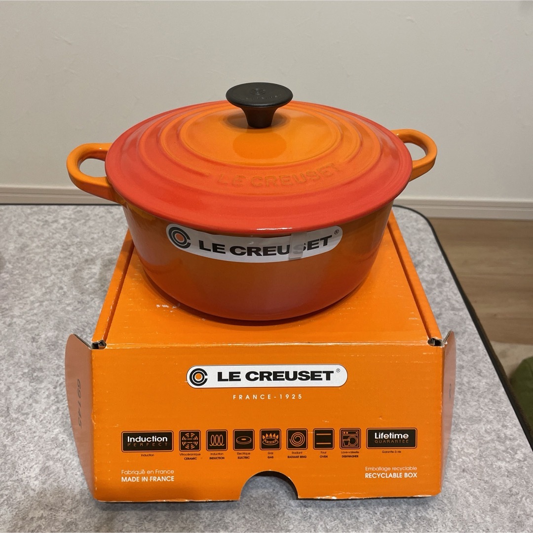 LE CREUSET(ルクルーゼ)のAKK43202 ル・クルーゼ ココット・ロンド 2501 20 オレンジ 24 インテリア/住まい/日用品のキッチン/食器(鍋/フライパン)の商品写真