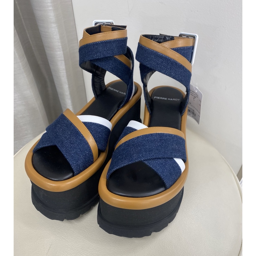 PIERRE HARDY(ピエールアルディ)の✨新品✨　ピエールアルディ♡サンダル レディースの靴/シューズ(サンダル)の商品写真