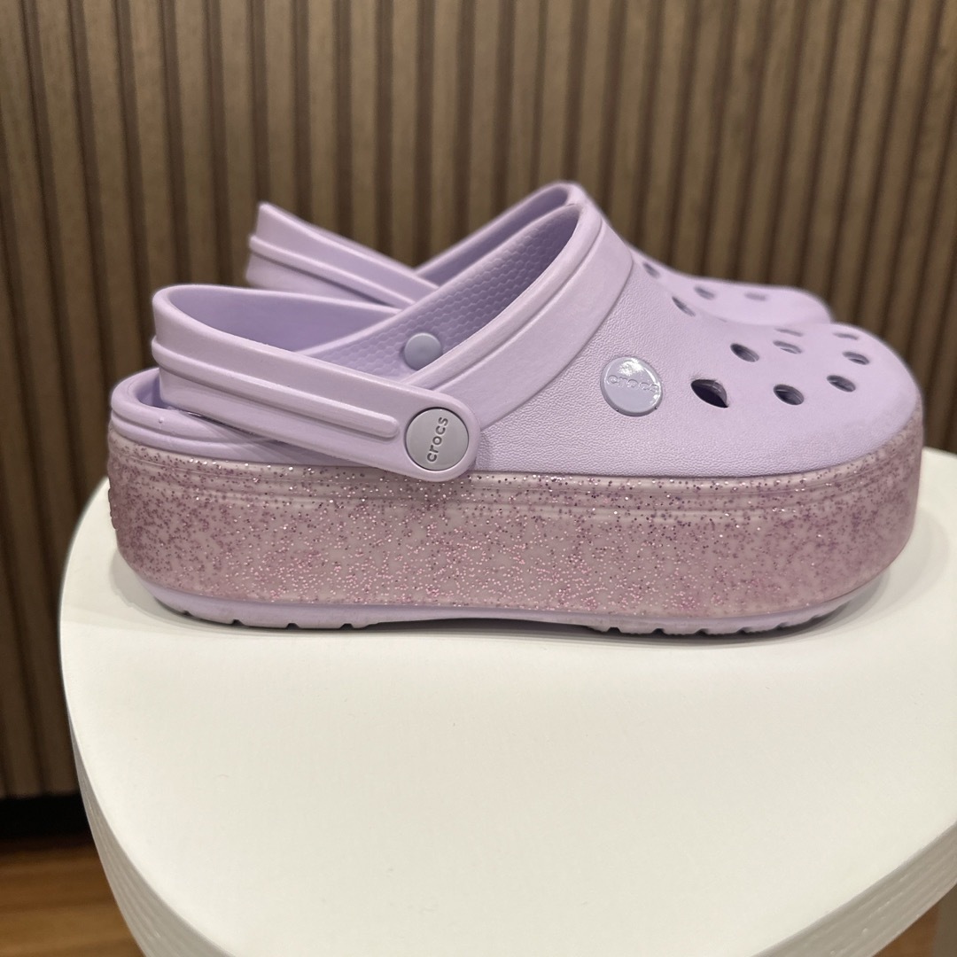 crocs(クロックス)の【美品】キッズ crocs 厚底   20cm キッズ/ベビー/マタニティのキッズ靴/シューズ(15cm~)(サンダル)の商品写真