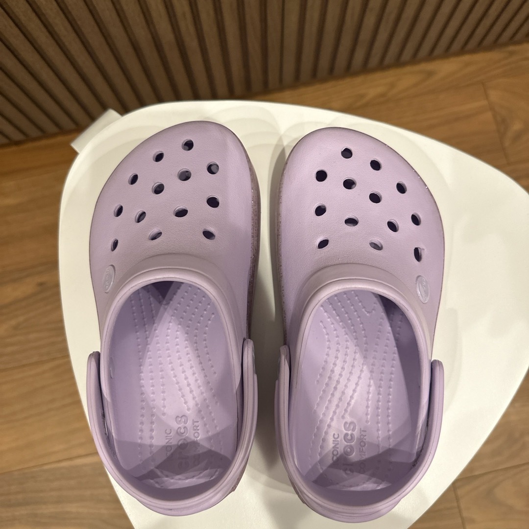 crocs(クロックス)の【美品】キッズ crocs 厚底   20cm キッズ/ベビー/マタニティのキッズ靴/シューズ(15cm~)(サンダル)の商品写真