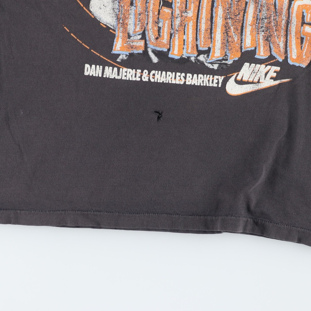 NIKE(ナイキ)の古着 90年代 ナイキ NIKE 銀タグ DAN MAJERLE&CHARLES BARKLEY プリントTシャツ USA製 メンズXL ヴィンテージ  /eaa425756 メンズのトップス(Tシャツ/カットソー(半袖/袖なし))の商品写真