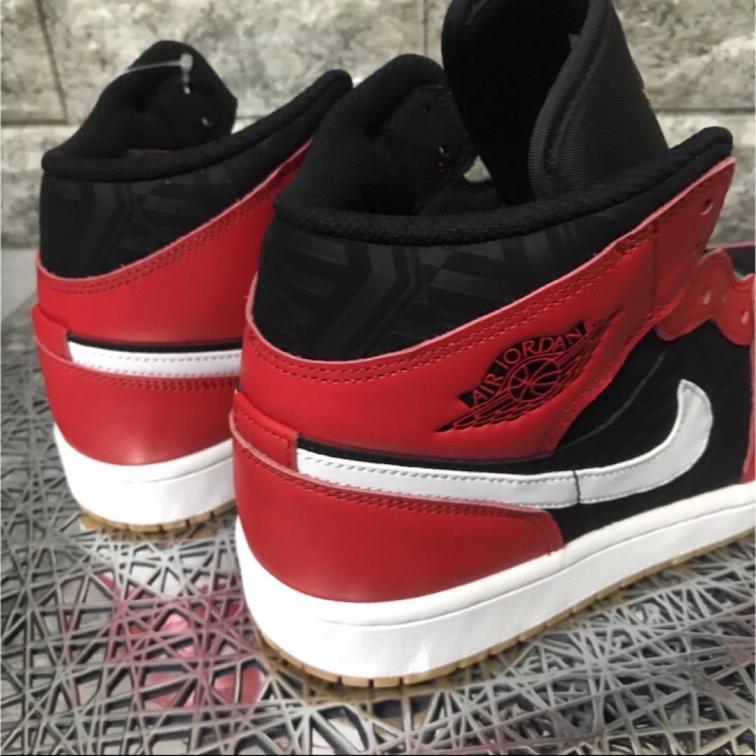 NIKE(ナイキ)の新品☆NIKE☆AIR JORDAN 1☆MID☆26.5cm メンズの靴/シューズ(スニーカー)の商品写真