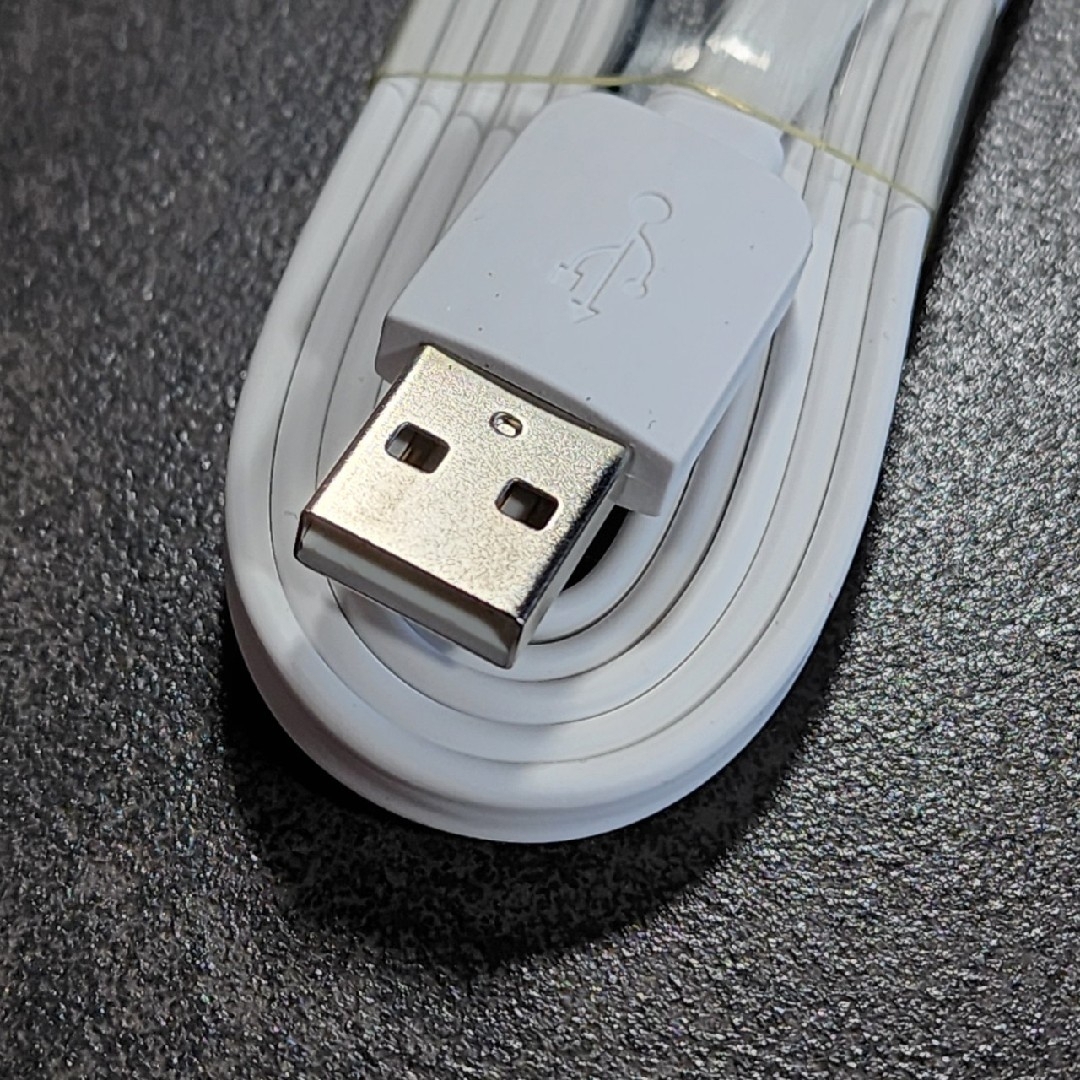 IQOS(アイコス)の新品未使用【iQOS/アイコス】純正充電アダプター＆ケーブル★マイクロUSB スマホ/家電/カメラのスマートフォン/携帯電話(バッテリー/充電器)の商品写真