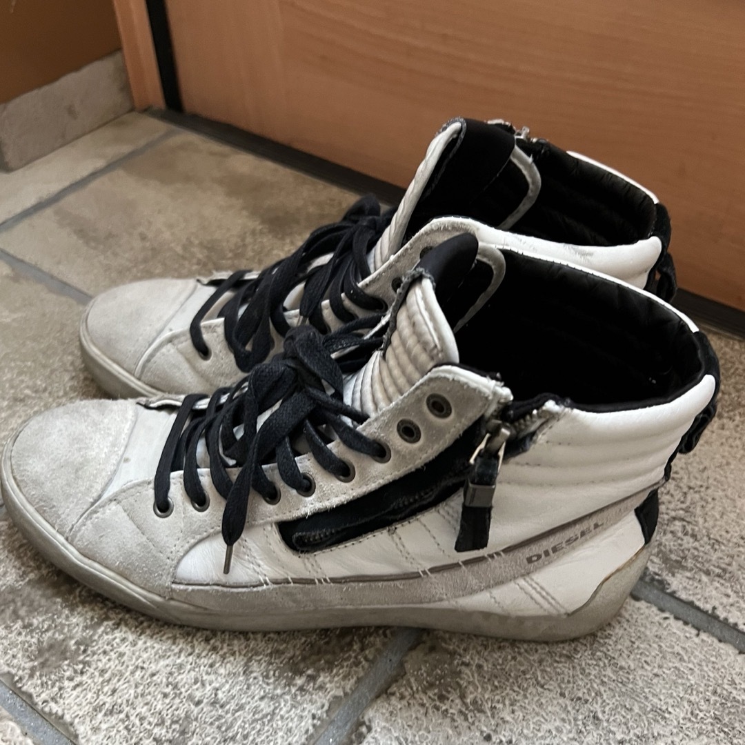 DIESEL(ディーゼル)のディーゼル　メンズ　ホワイトブーツ　27センチ メンズの靴/シューズ(ブーツ)の商品写真