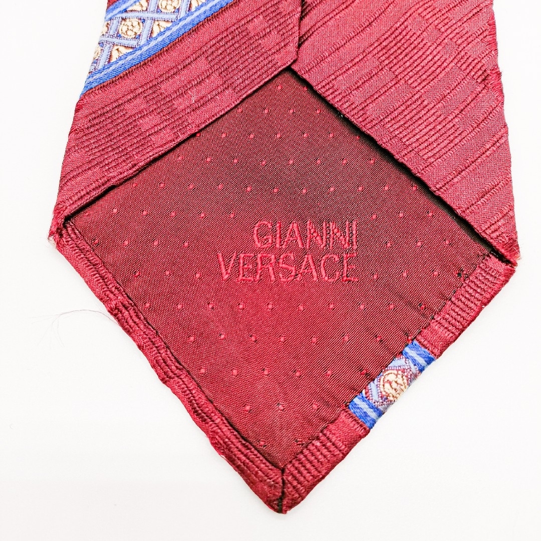 Gianni Versace(ジャンニヴェルサーチ)の【訳あり】ジャンニヴェルサーチ　ネクタイ　総柄　赤色系★ラスト１点★ メンズのファッション小物(ネクタイ)の商品写真