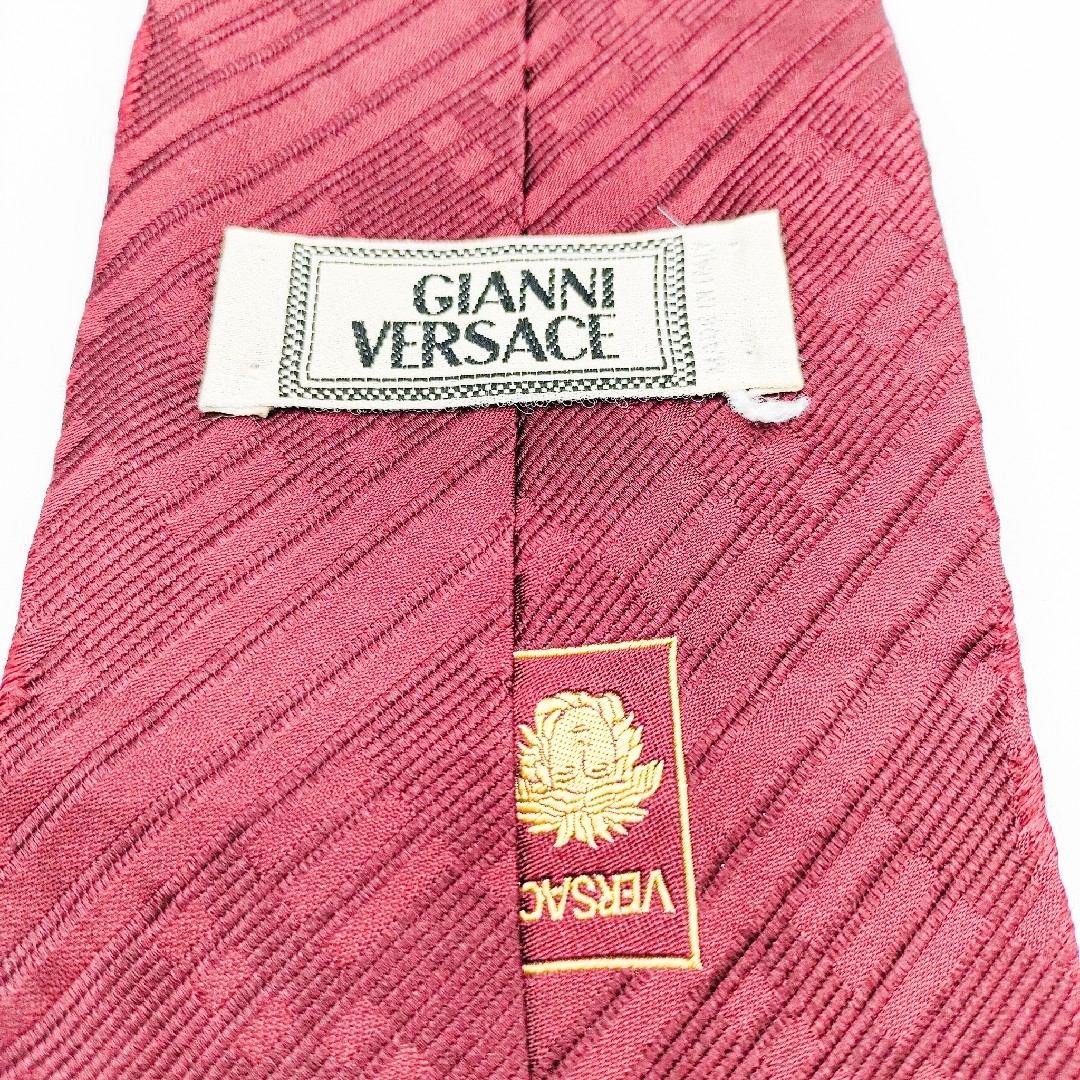 Gianni Versace(ジャンニヴェルサーチ)の【訳あり】ジャンニヴェルサーチ　ネクタイ　総柄　赤色系★ラスト１点★ メンズのファッション小物(ネクタイ)の商品写真