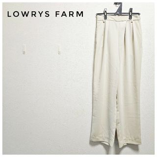 ローリーズファーム(LOWRYS FARM)の美品　LOWRYS FARM　スラックス　白　タック　フォーマル　オフィス　M(カジュアルパンツ)