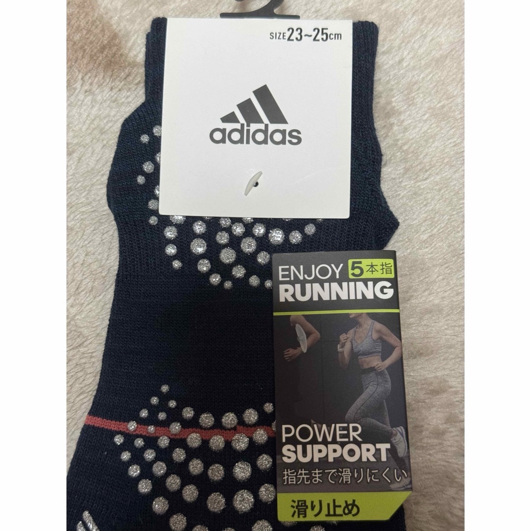 adidas(アディダス)の滑り止め付き　五本指ソックス レディースのレッグウェア(ソックス)の商品写真