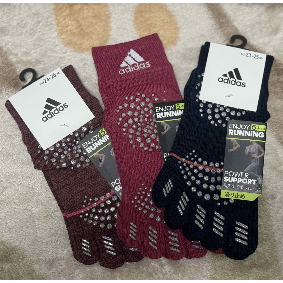 adidas(アディダス)の滑り止め付き　五本指ソックス レディースのレッグウェア(ソックス)の商品写真