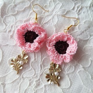 ピアス　アネモネ　桜ピンク　Handmadeレース編み レース編み　手編み(ピアス)