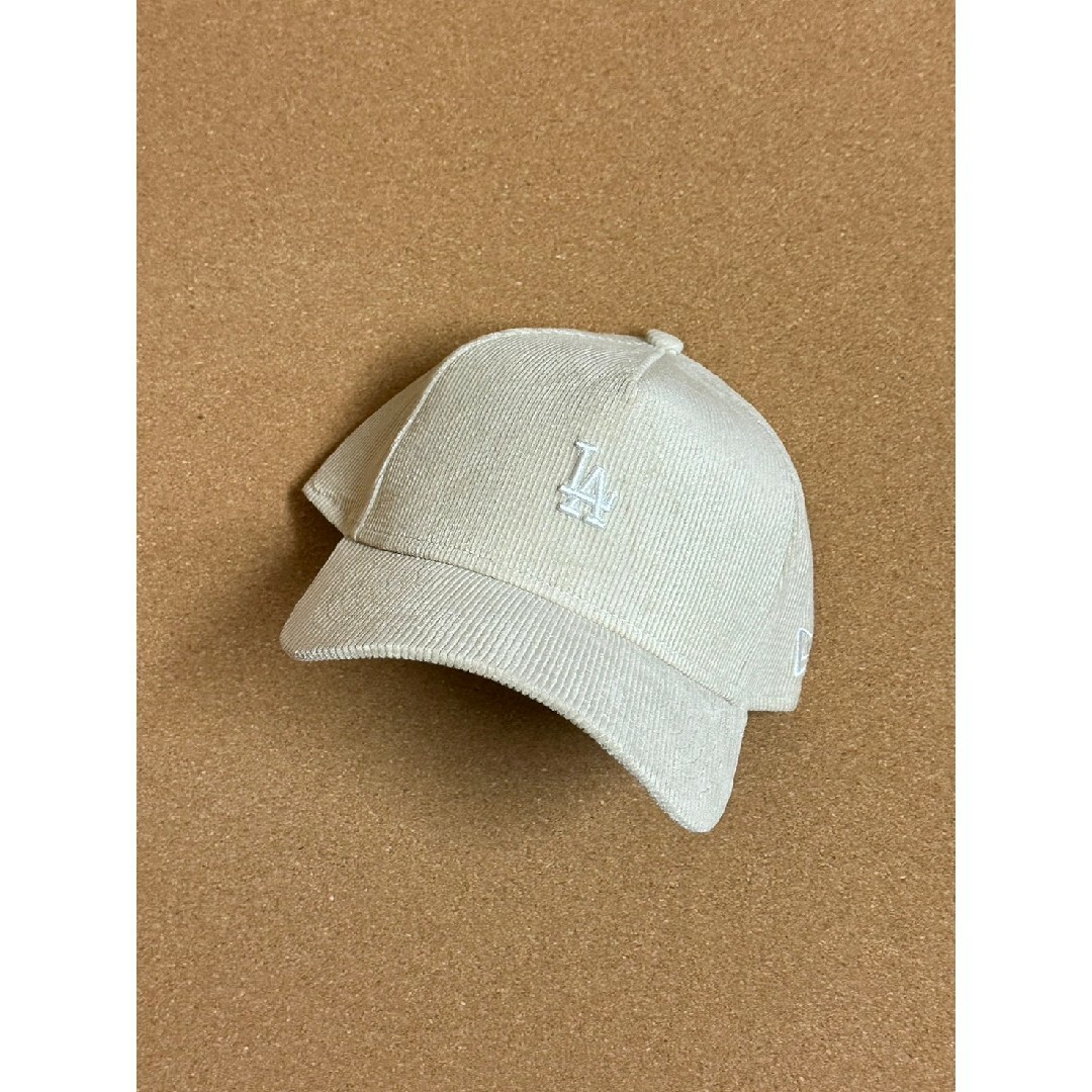 NEW ERA(ニューエラー)のニューエラ ロサンゼルスドジャース 9forty A-FRAME ベージュカラー メンズの帽子(キャップ)の商品写真