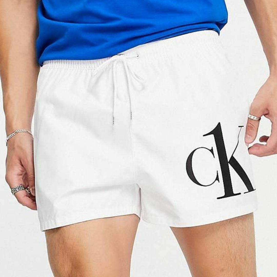 Calvin Klein(カルバンクライン)の海外限定　新品未使用品　 Calvin Klein ショーツ　海パン　ホワイト メンズの水着/浴衣(水着)の商品写真