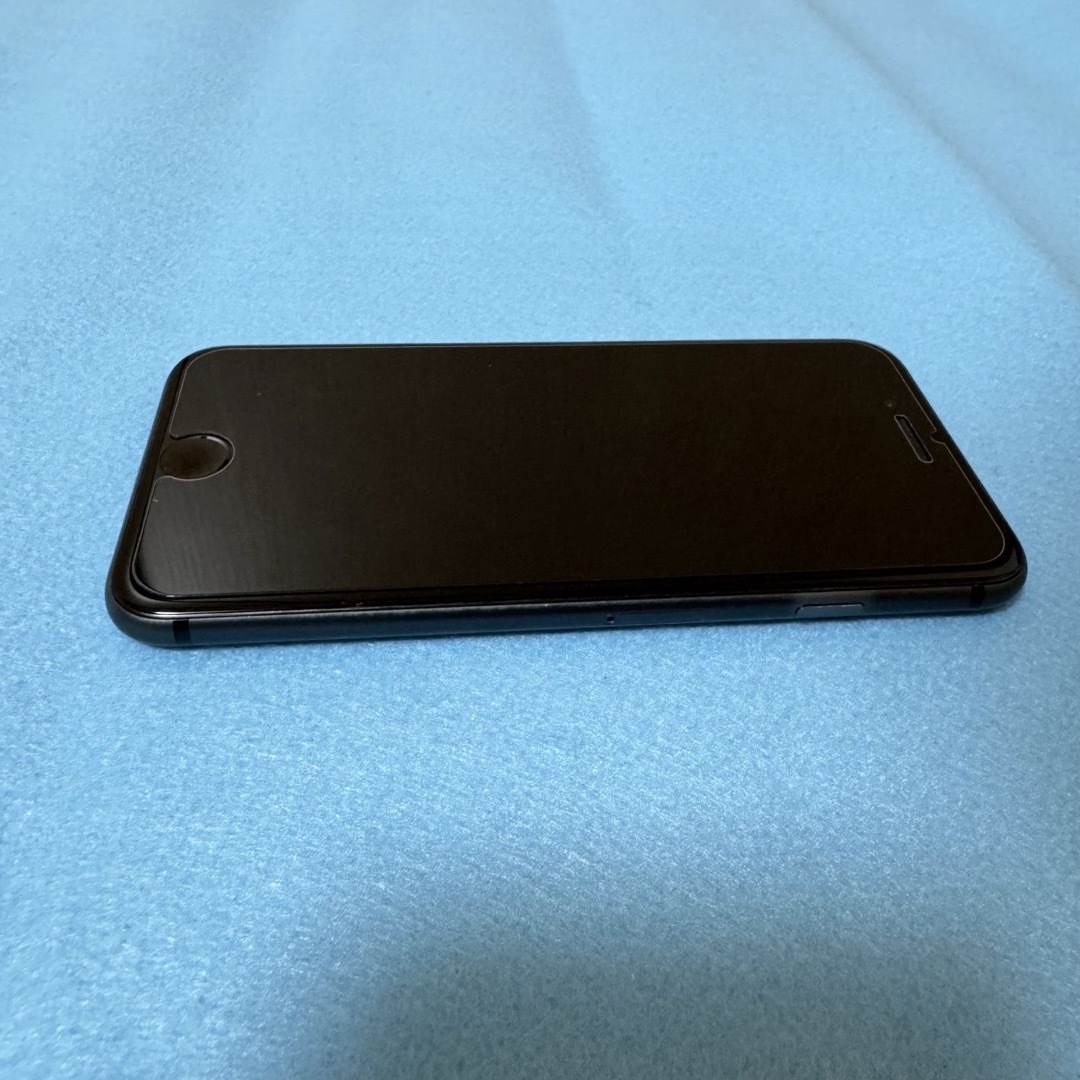 Apple(アップル)の1) iPhone8【送料無料】SIMフリー 64GB ブラック スマホ/家電/カメラのスマートフォン/携帯電話(スマートフォン本体)の商品写真