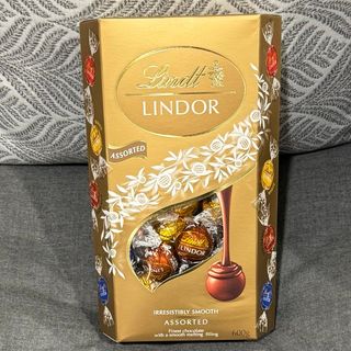 リンツ(Lindt)のリンツ　ゴールド　チョコレート　アソート　リンドール　食品　菓子　デザート　新品(菓子/デザート)