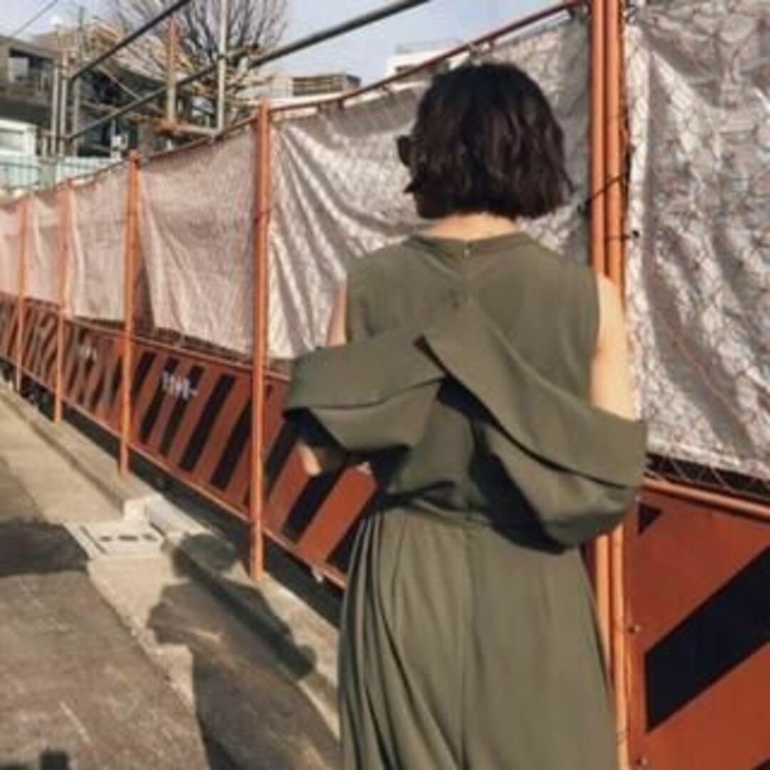 Ameri VINTAGE(アメリヴィンテージ)のAmeri FRONT PLEATS LONG DRESS  レディースのワンピース(ロングワンピース/マキシワンピース)の商品写真