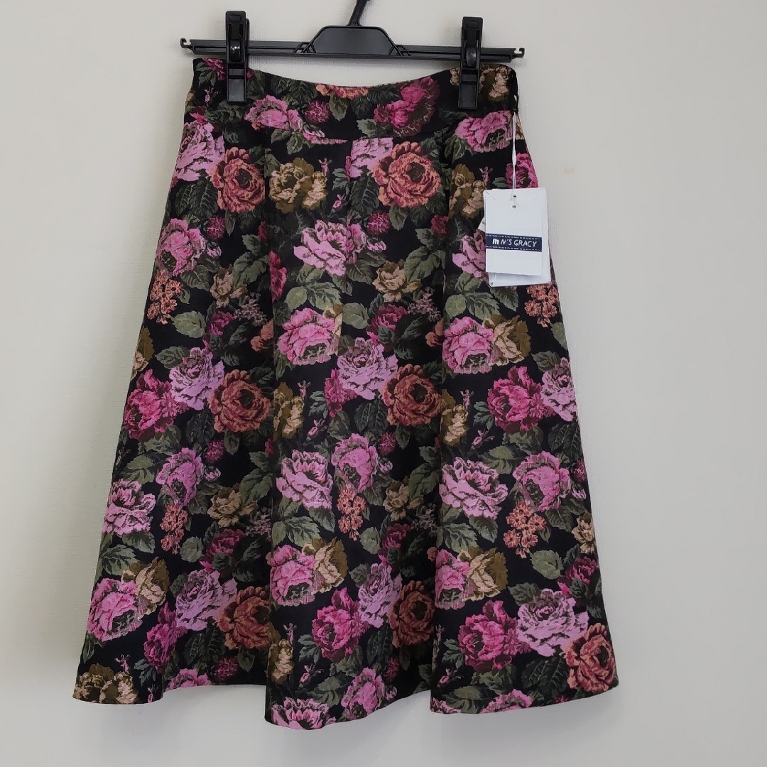 M'S GRACY(エムズグレイシー)の新品エムズグレイシースカート レディースのスカート(ひざ丈スカート)の商品写真