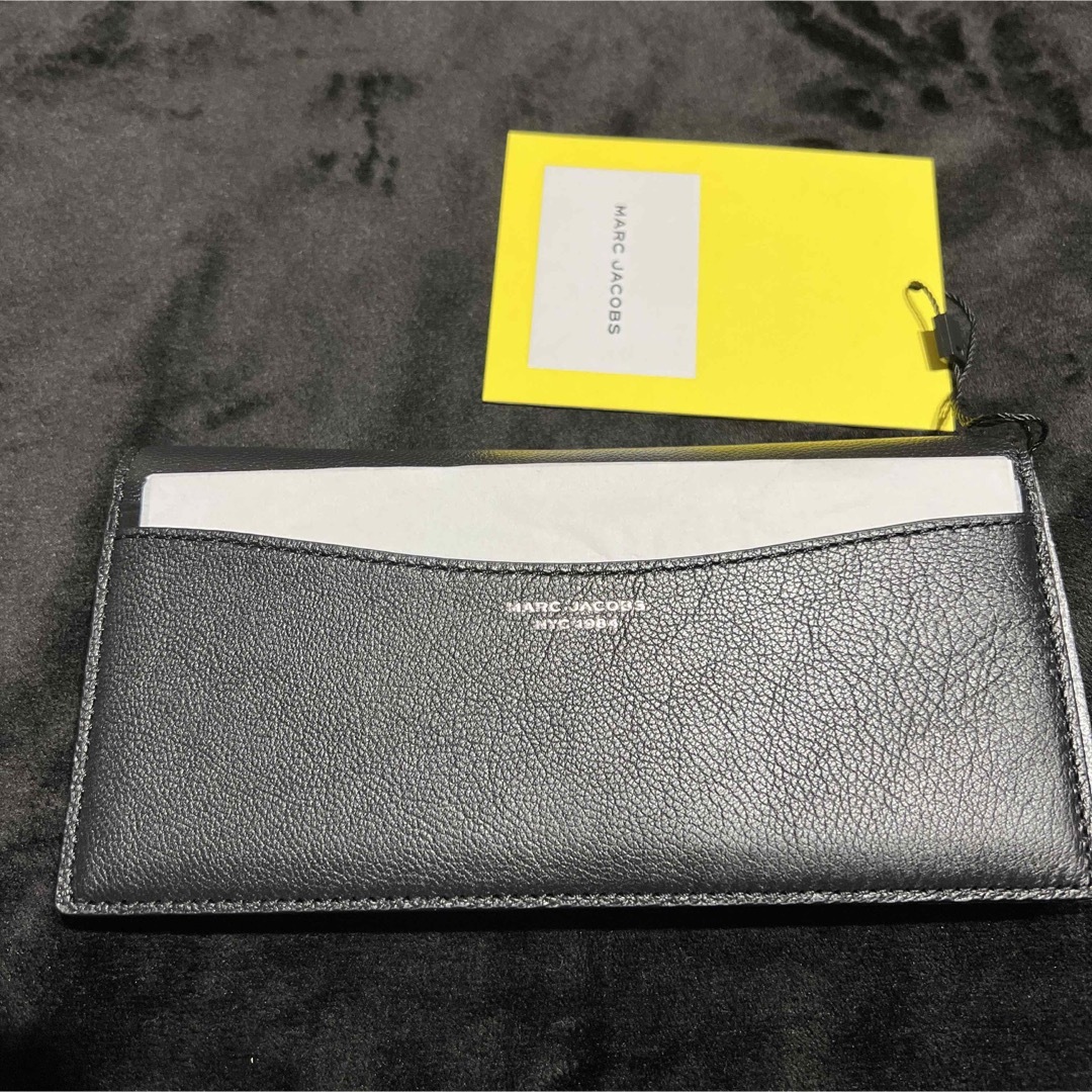 MARC JACOBS(マークジェイコブス)の新品 MARC JACOBS マークジェイコブス 二つ折り長財布 財布 黒  レディースのファッション小物(財布)の商品写真