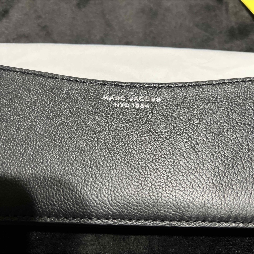 MARC JACOBS(マークジェイコブス)の新品 MARC JACOBS マークジェイコブス 二つ折り長財布 財布 黒  レディースのファッション小物(財布)の商品写真