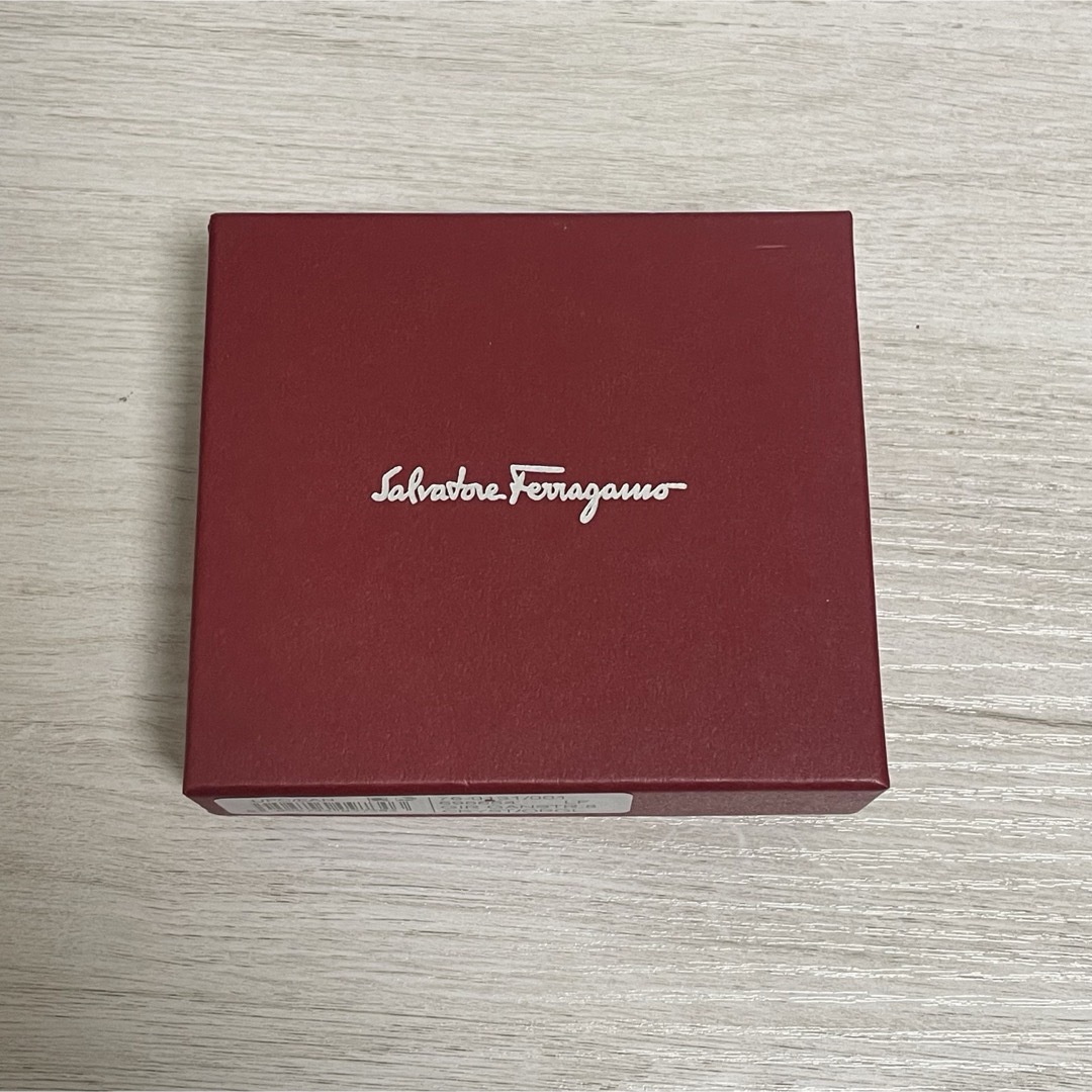 Salvatore Ferragamo(サルヴァトーレフェラガモ)のSalvatore Ferragamo 空き箱 フェラガモ レディースのバッグ(ショップ袋)の商品写真