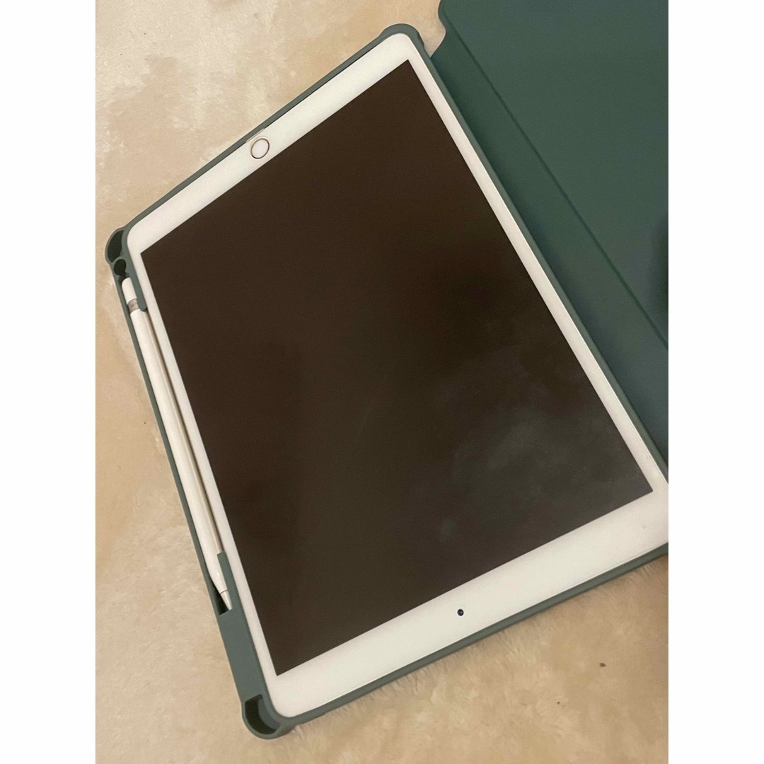 Apple(アップル)の【miro様専用】iPad pro 10.5インチ&おまけ６点 スマホ/家電/カメラのPC/タブレット(タブレット)の商品写真