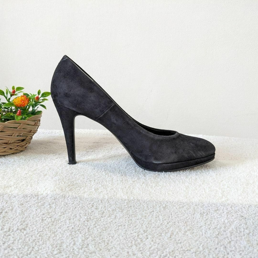DIANA(ダイアナ)の【DIANA】パンプス　黒　スエード　23.5cm　レディース　アーモンドトゥ レディースの靴/シューズ(ハイヒール/パンプス)の商品写真