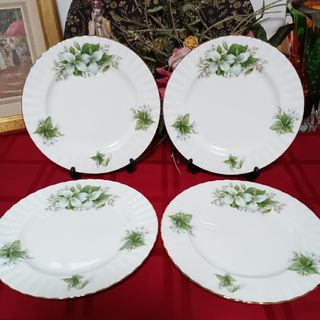 ロイヤルアルバート(ROYAL ALBERT)のROYAL ALBERT TRILLIUM ロイヤルアルバート トリリウム 4枚(食器)