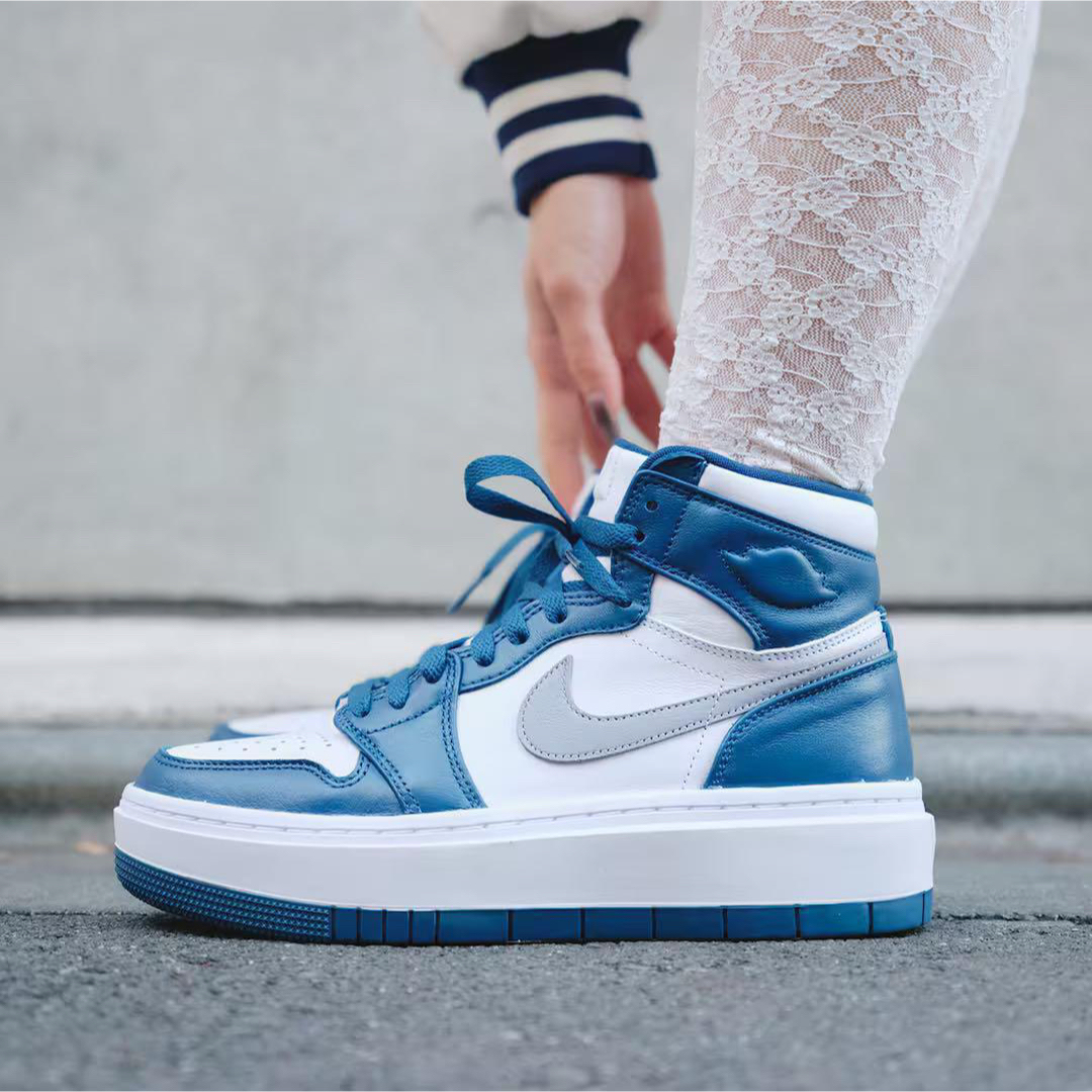 NIKE(ナイキ)の【完売品】Nike WMNS Air Jordan 1 Elevate High レディースの靴/シューズ(スニーカー)の商品写真