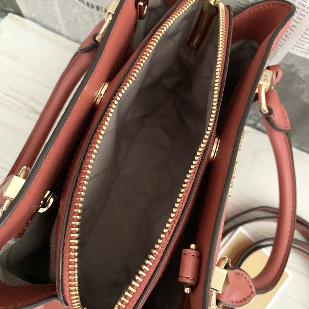 新品 MICHAEL KORSバッグ マイケルコース ショルダーバッグ ルージュ 新品 MICHAEL KORSバッグ マイケルコース ショルダーバッグ ルージュ