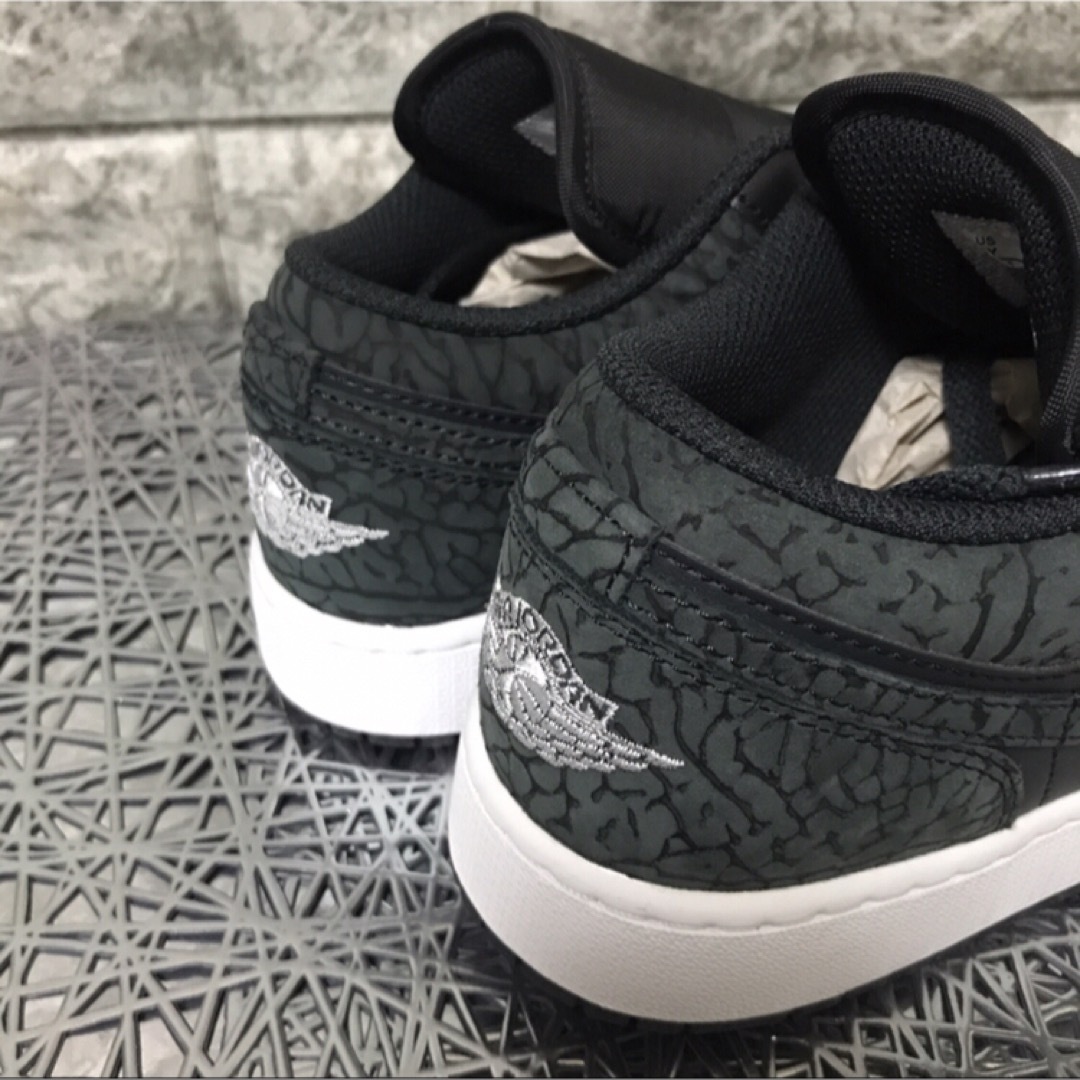 NIKE - NIKE☆AIR JORDAN 1☆LOW(GS) ☆セメント☆24cmの通販 by 古着