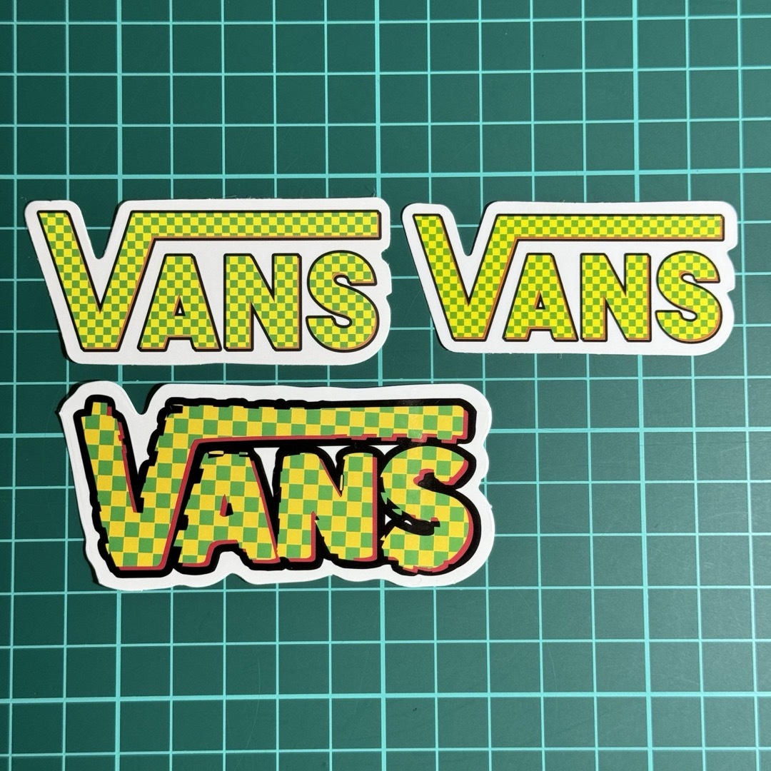 VANS(ヴァンズ)のa-4 防水ステッカー VANS 8枚セット 自動車/バイクのバイク(ステッカー)の商品写真