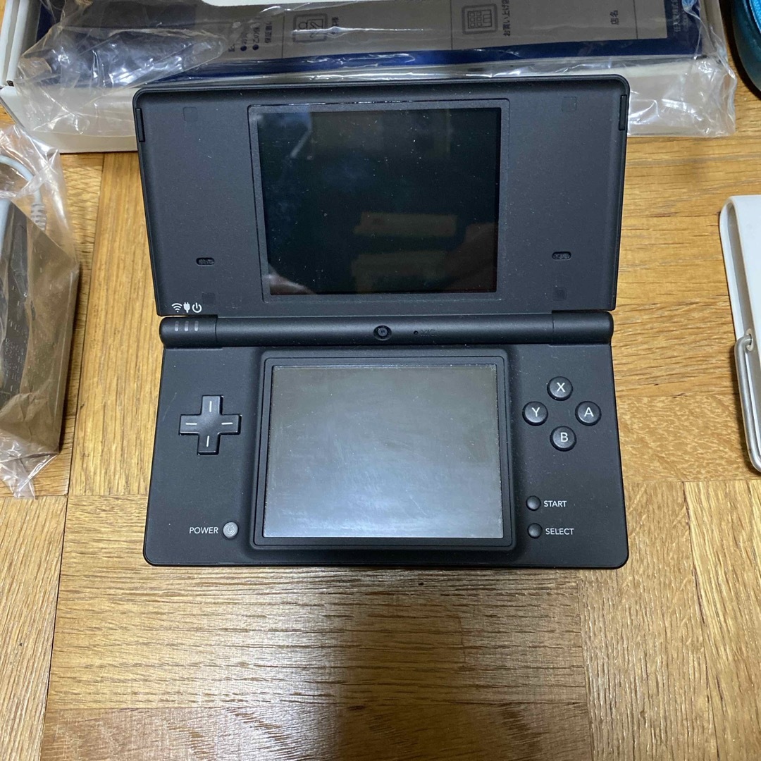 ニンテンドーDS(ニンテンドーDS)のニンテンドーDS➕カセットセット エンタメ/ホビーのゲームソフト/ゲーム機本体(携帯用ゲーム機本体)の商品写真