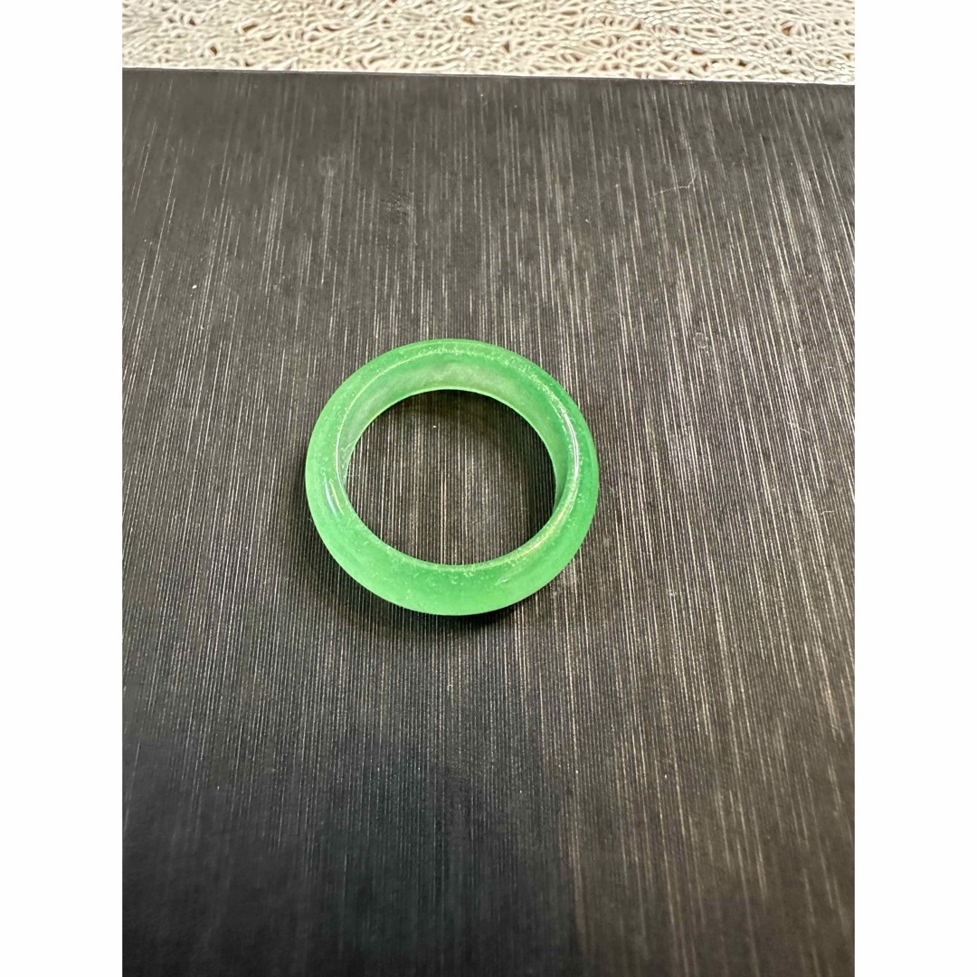 R-131 翡翠　リング　指輪　グリーン　翡翠　男女兼用　20号 レディースのアクセサリー(リング(指輪))の商品写真