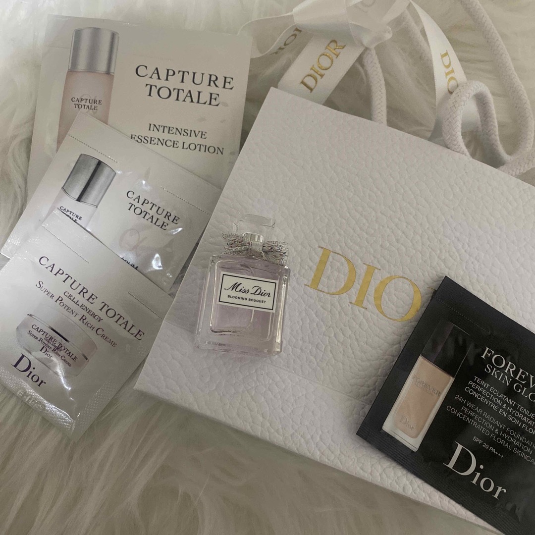 Christian Dior(クリスチャンディオール)のDIORミスディオール ブルーミング ブーケ オードゥトワレ 5ml  コスメ/美容の香水(香水(女性用))の商品写真
