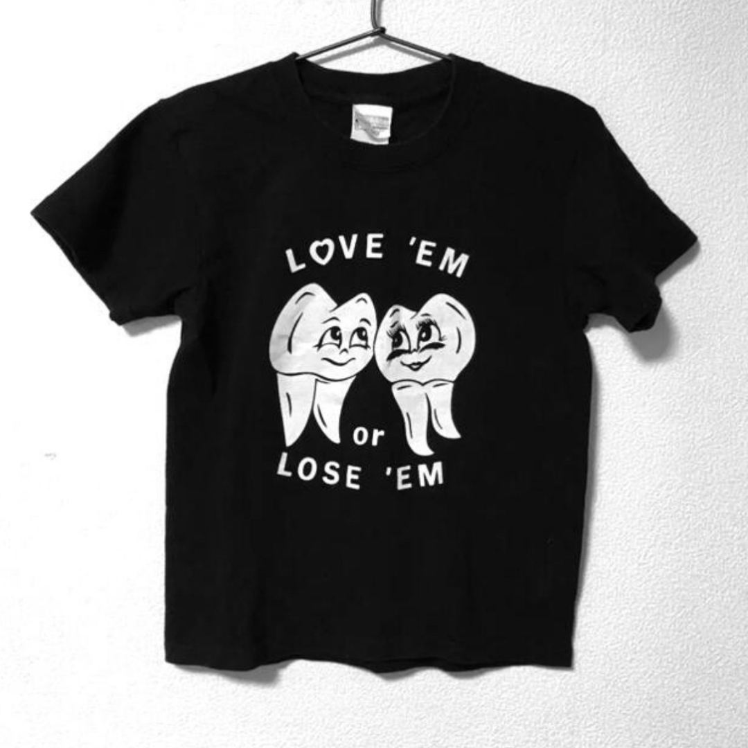 Santa Monica(サンタモニカ)の古着 tシャツ ヴィンテージ tシャツ 歯 tシャツ キャラクター tシャツ  レディースのトップス(Tシャツ(半袖/袖なし))の商品写真