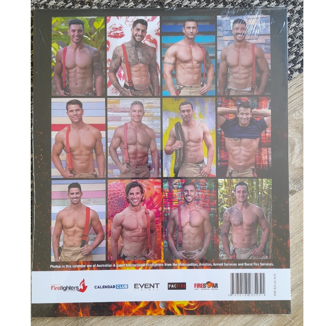 オーストラリア消防士カレンダー2024 インテリア/住まい/日用品の文房具(カレンダー/スケジュール)の商品写真