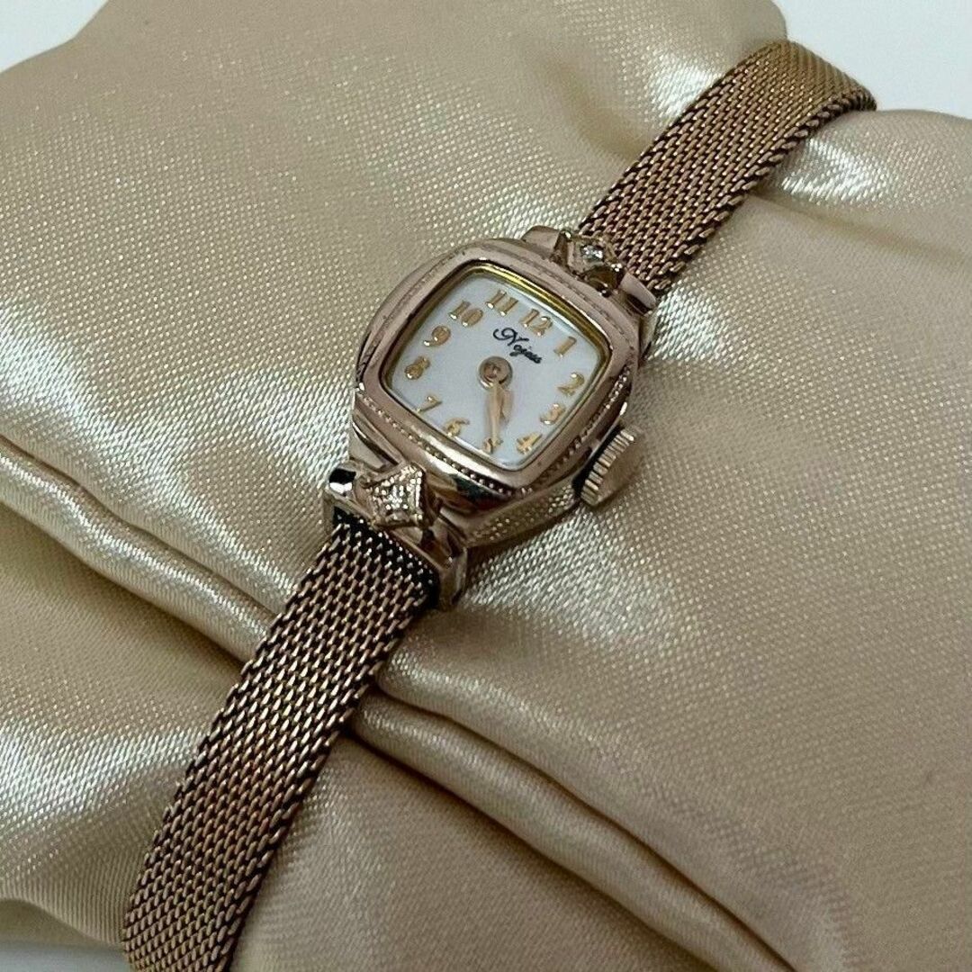 NOJESS(ノジェス)の極美品 NOJESS 腕時計 2Pダイヤモンド　ジュエリーウォッチ　ゴールド レディースのファッション小物(腕時計)の商品写真