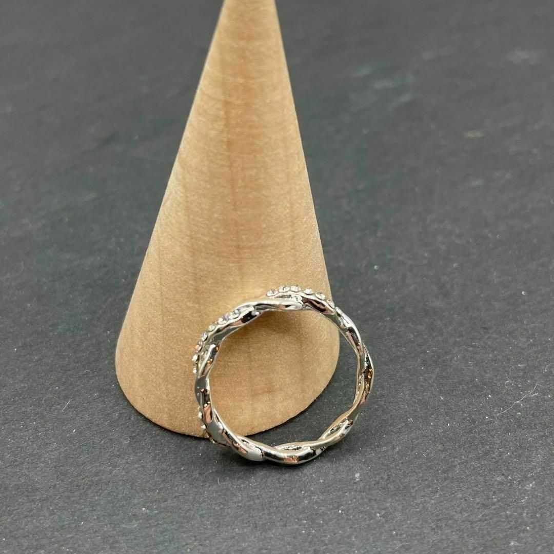 レディースリング　シルバー　シンプル　細い　ツイスト　華奢　韓国　新品 レディースのアクセサリー(リング(指輪))の商品写真