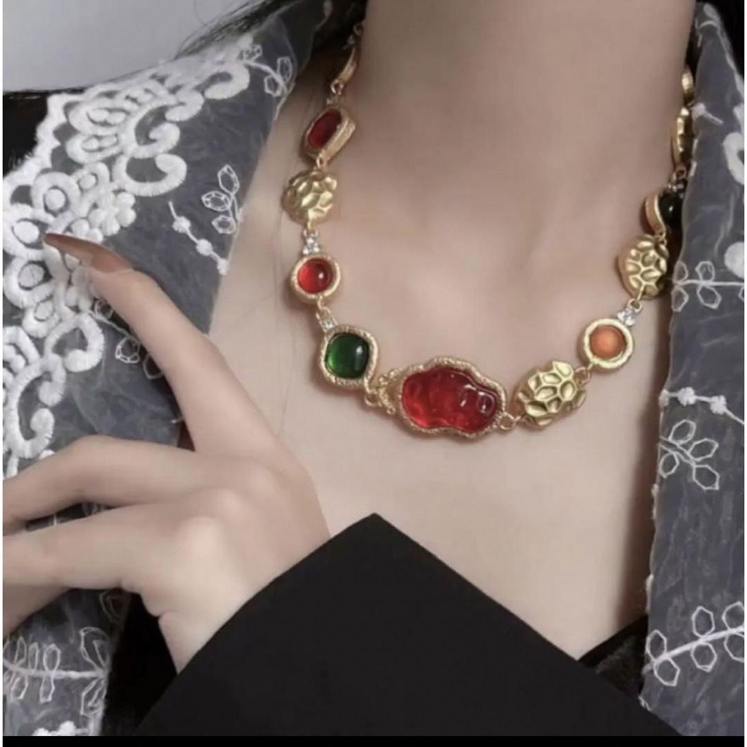 ZARA(ザラ)の不規則宝石　彩色多宝 赤緑金色ネックレス　vintage ゆめかわ ロリータ レディースのアクセサリー(ネックレス)の商品写真