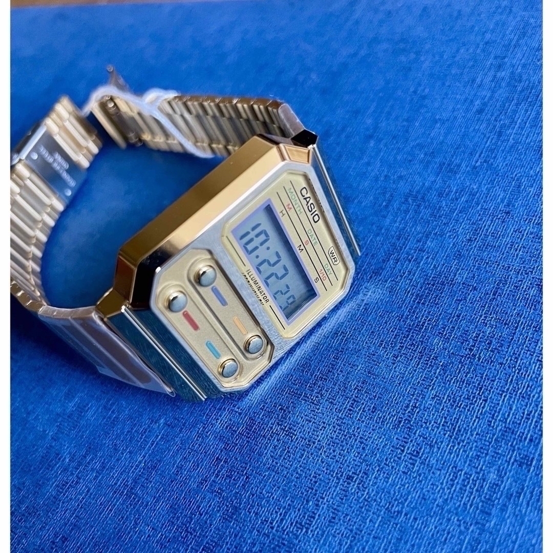 CASIO(カシオ)のカシオ デジタル腕時計　新品　ステンレススチールゴールド　希少並行輸入モデル メンズの時計(腕時計(デジタル))の商品写真