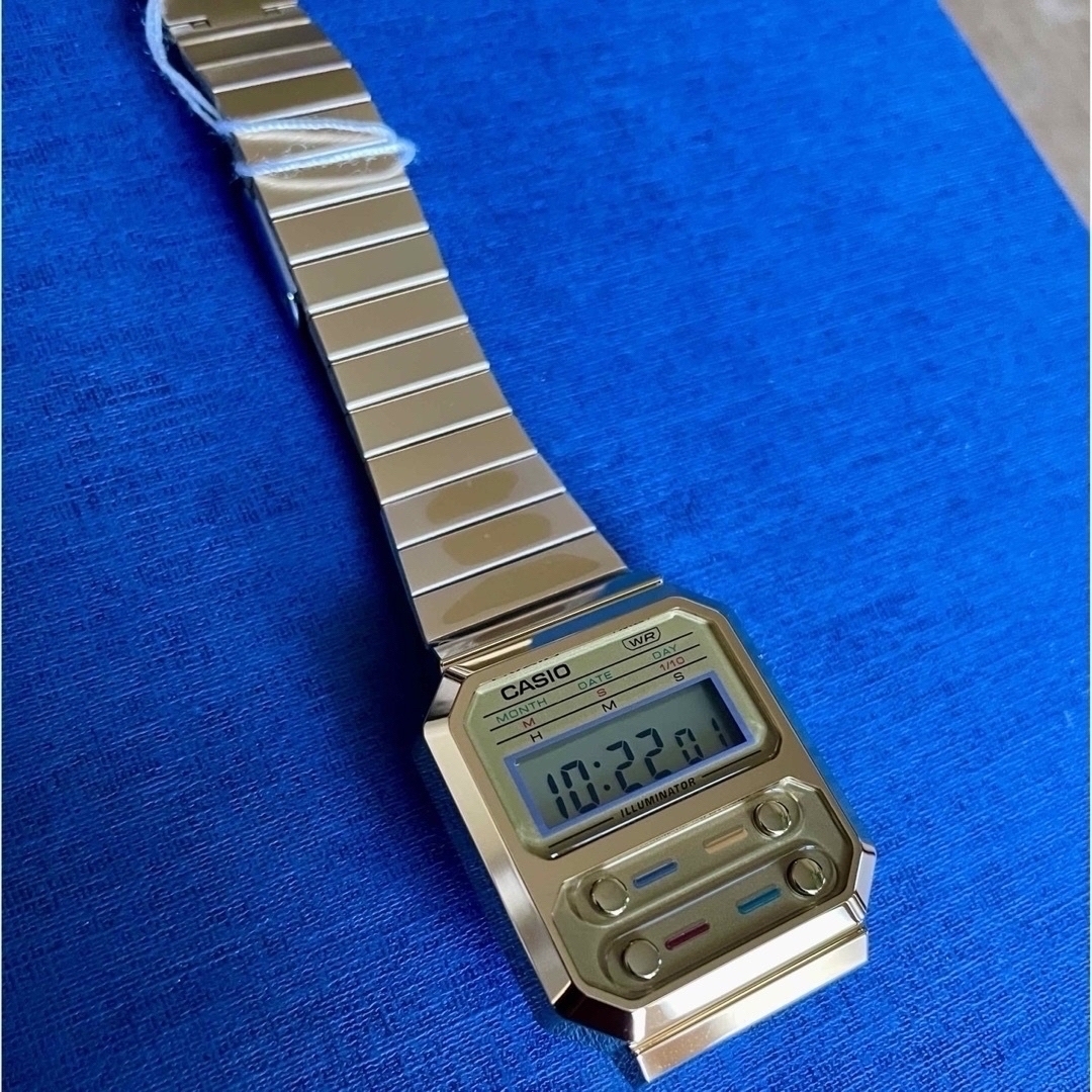 CASIO(カシオ)のカシオ デジタル腕時計　新品　ステンレススチールゴールド　希少並行輸入モデル メンズの時計(腕時計(デジタル))の商品写真