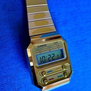 カシオ(CASIO)のカシオ デジタル腕時計　新品　ステンレススチールゴールド　希少並行輸入モデル(腕時計(デジタル))