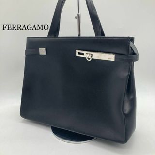 フェラガモ(Ferragamo)の【美品】FERRAGAMO フォーマル ガンチーニ レザー ハンドバッグ 黒(ハンドバッグ)