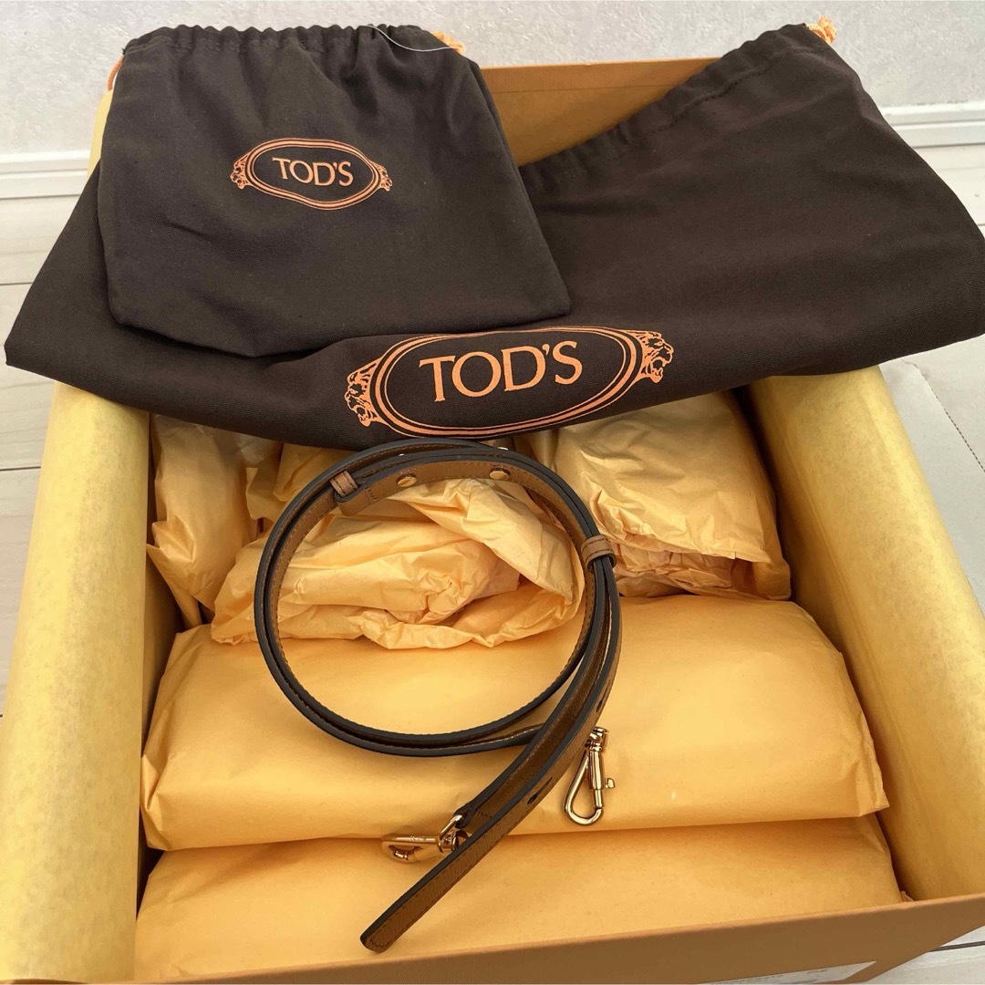 TOD'S(トッズ)のタイムレス レザー ショッピング バッグ ミニ レディースのバッグ(ハンドバッグ)の商品写真