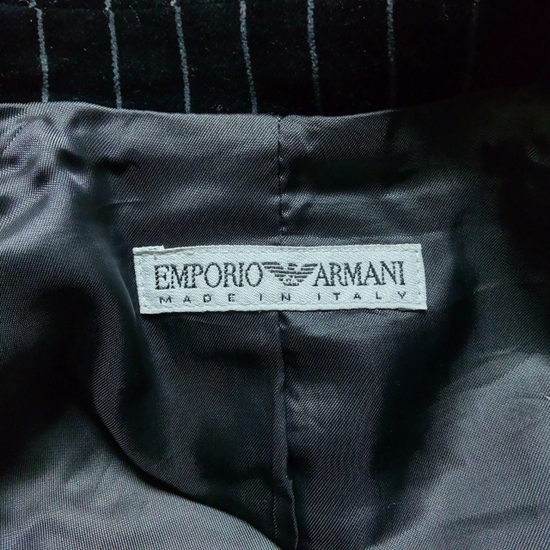 Emporio Armani(エンポリオアルマーニ)のEMPORIOARMANI(エンポリオアルマーニ) ジャケット サイズ40 M レディース美品  - 黒×ダークグレー 長袖/ベロア/ストライプ/肩パッド/秋/冬 レディースのジャケット/アウター(その他)の商品写真