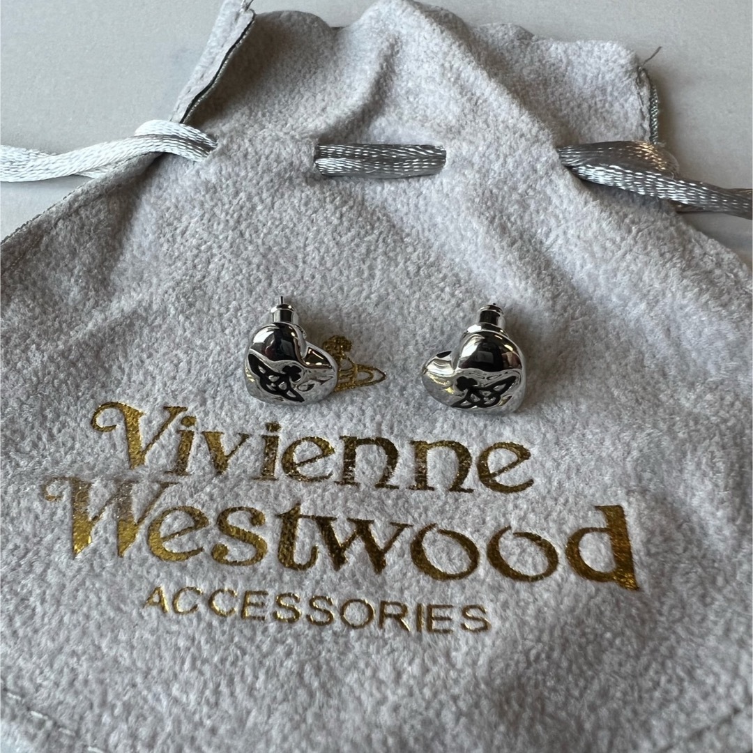 Vivienne Westwood(ヴィヴィアンウエストウッド)の【新品】viviennewestwood ハートピアス レディースのアクセサリー(ピアス)の商品写真