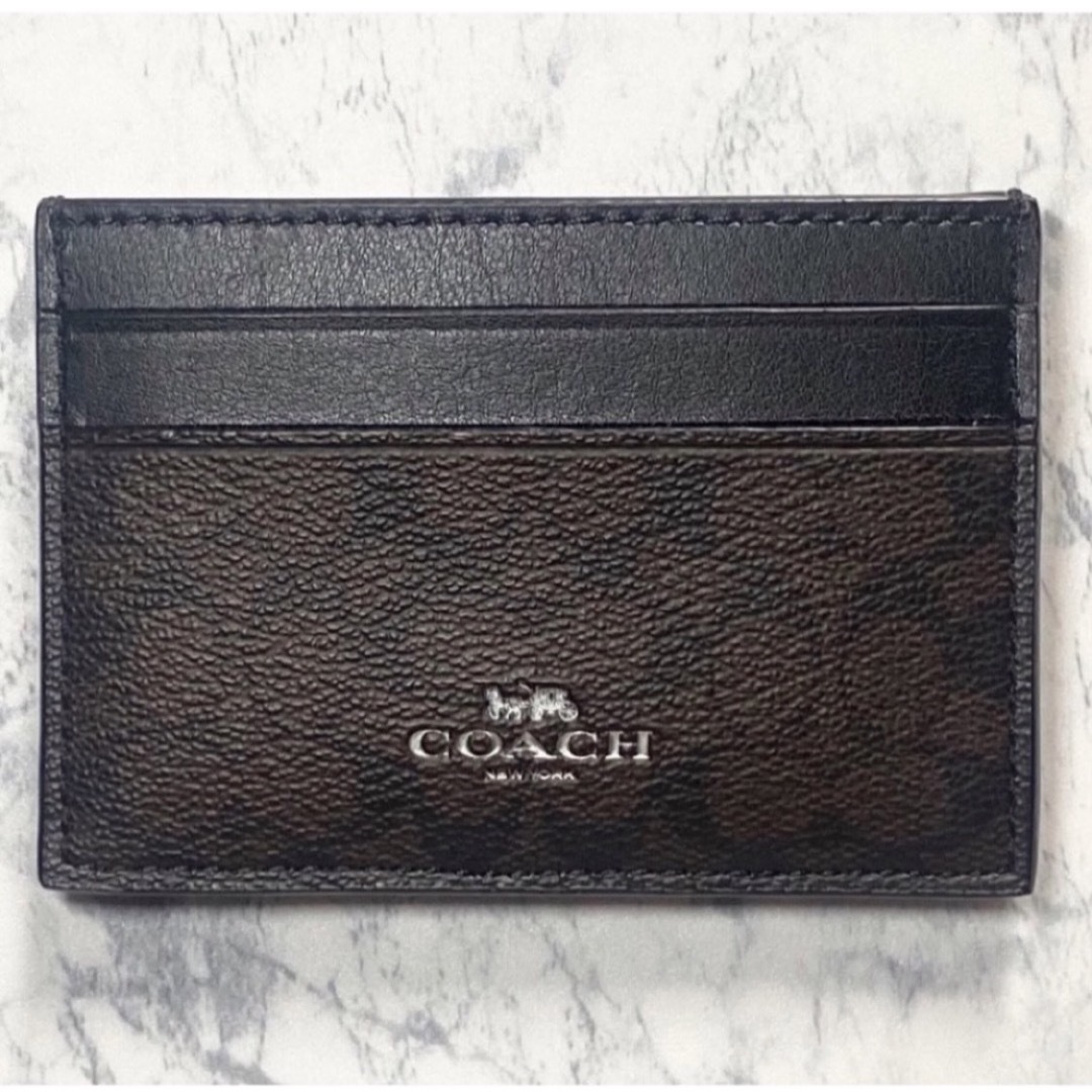 COACH(コーチ)の新品　COACH カードケース　限定チェリー レディースのファッション小物(名刺入れ/定期入れ)の商品写真