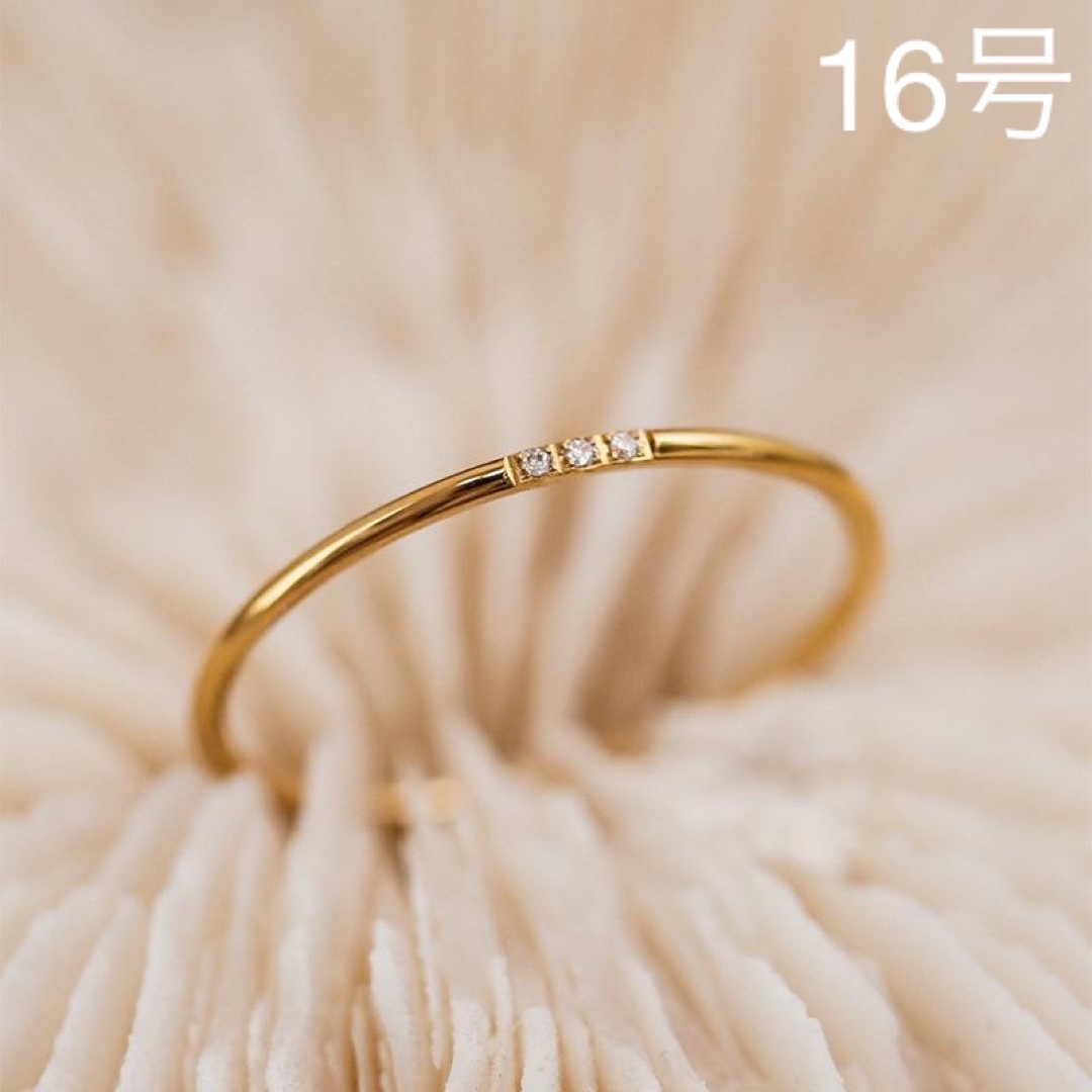 1mm 極小 3石 高級 CZダイヤ 華奢 ゴールド ステンレス リング レディースのアクセサリー(リング(指輪))の商品写真